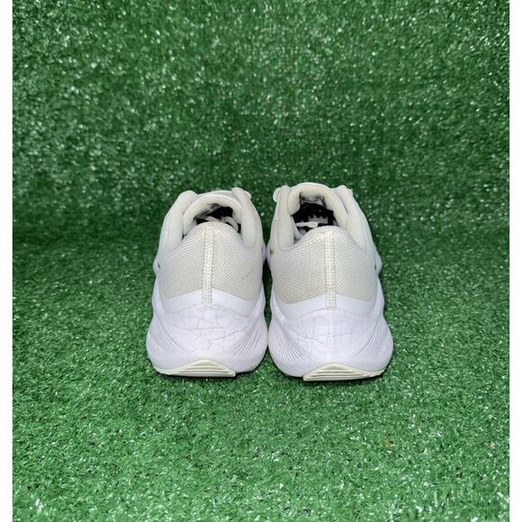 Nike Zoom Winflo 8 Women’s Size 9 White Athletic Sneakers Comfort Running Shoes - Picture 6 of 9